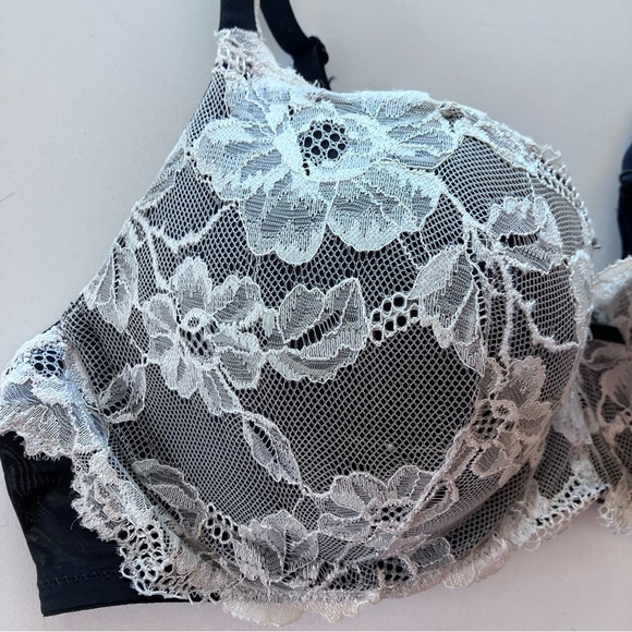 Victoria's Secret Black&White Floral Lace Bra With Bow Detail Women’s Size 38C - Picture 9 of 15